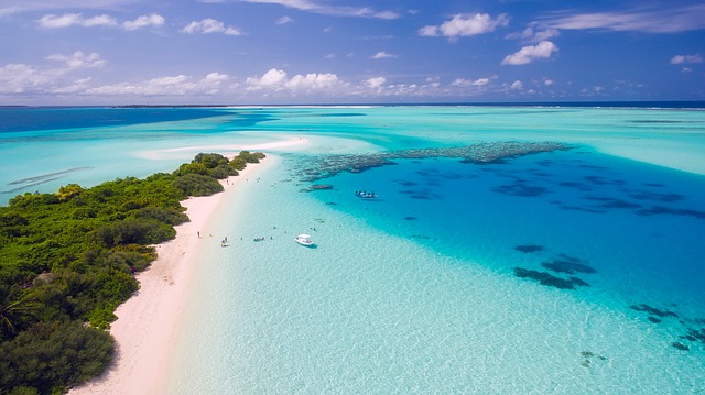 pláž Malediv.jpg